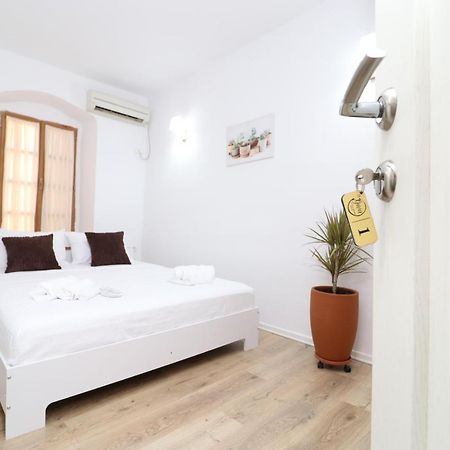 Gaia Bed and Breakfast Vlorë Esterno foto