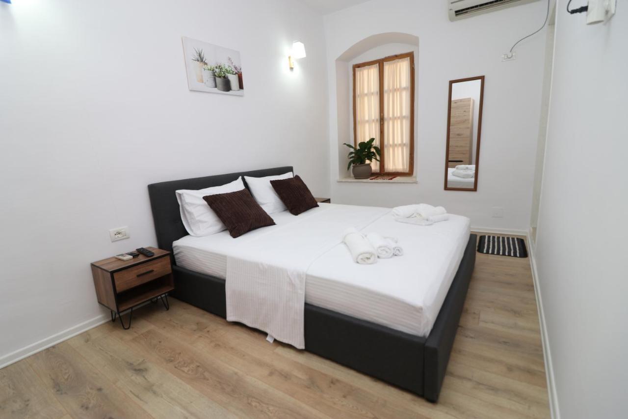 Gaia Bed and Breakfast Vlorë Esterno foto