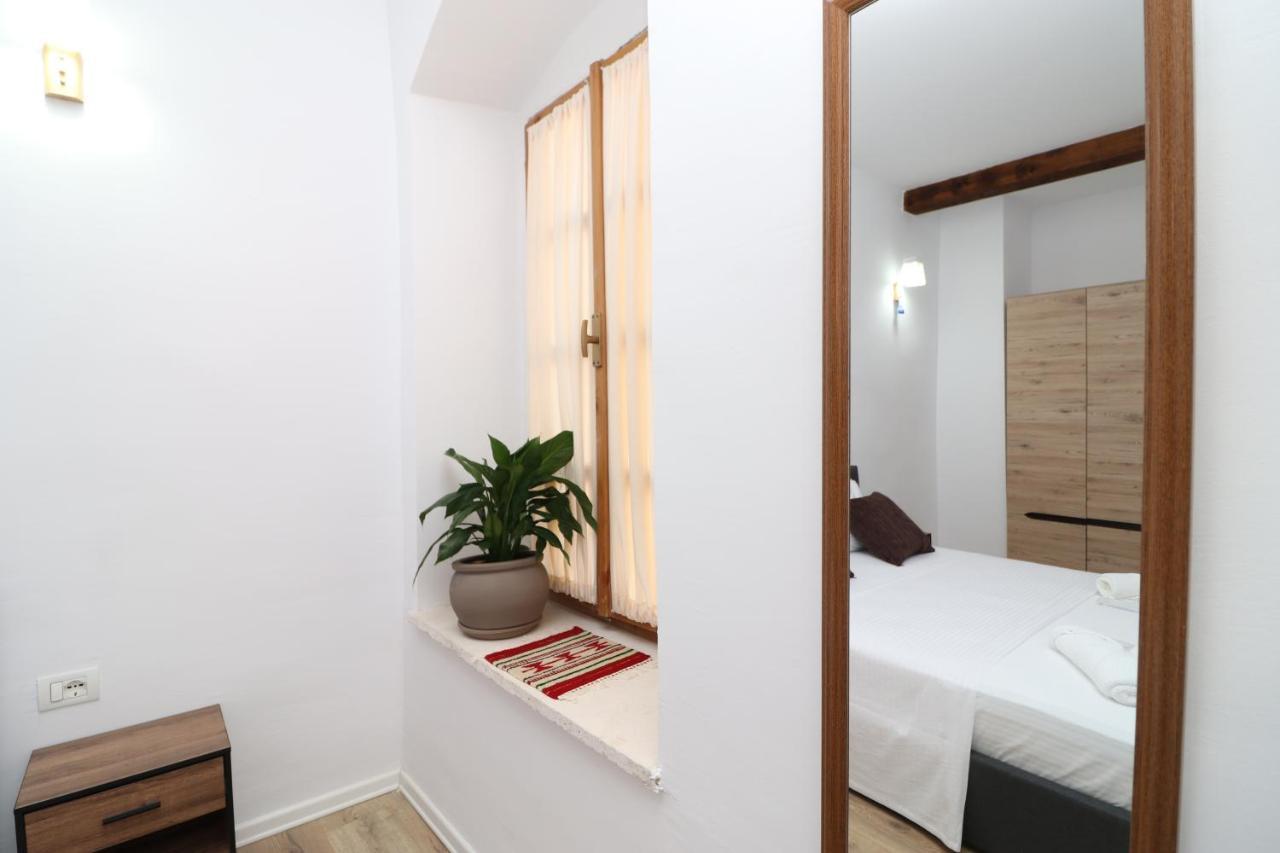 Gaia Bed and Breakfast Vlorë Esterno foto