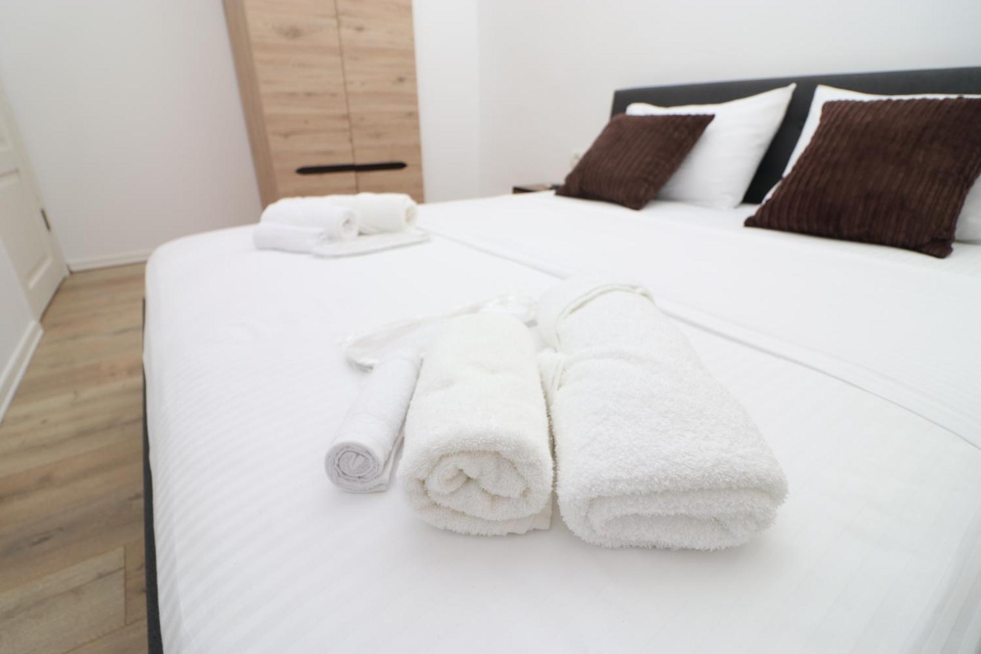 Gaia Bed and Breakfast Vlorë Esterno foto