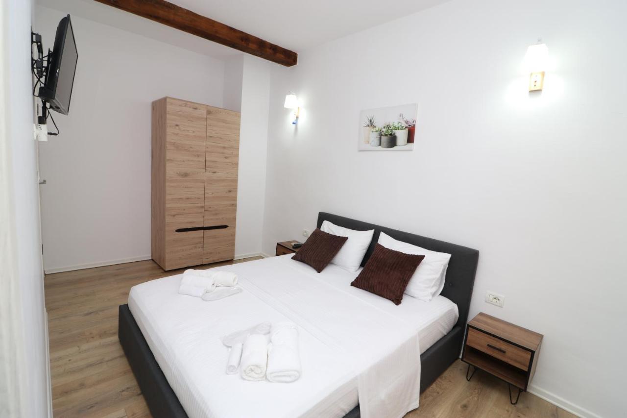 Gaia Bed and Breakfast Vlorë Esterno foto