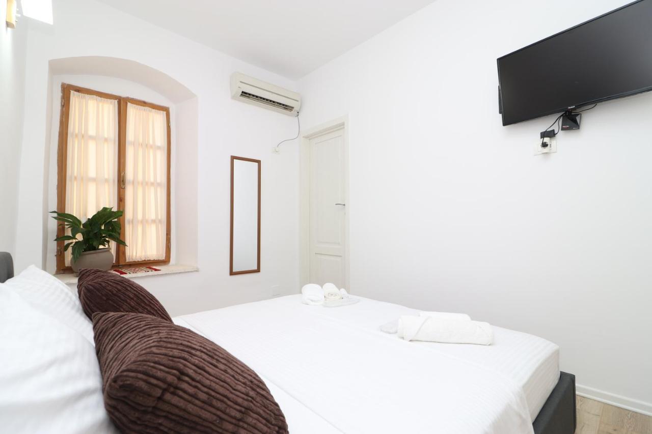 Gaia Bed and Breakfast Vlorë Esterno foto
