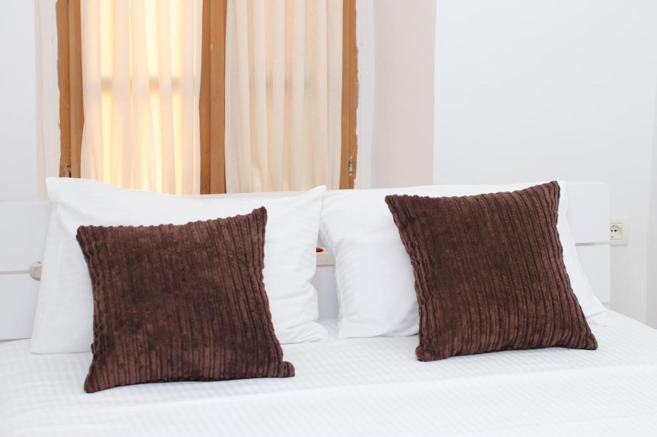 Gaia Bed and Breakfast Vlorë Esterno foto