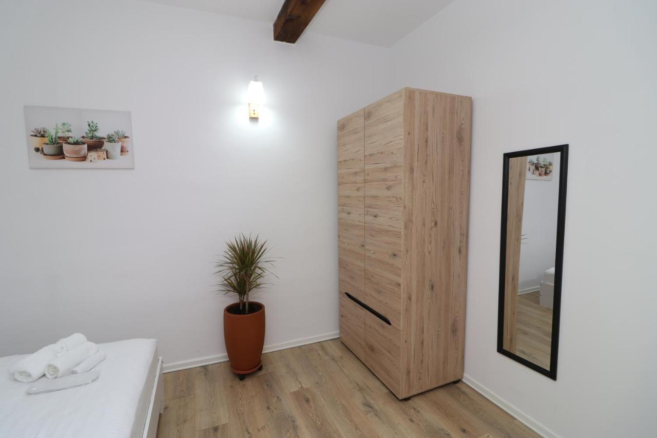 Gaia Bed and Breakfast Vlorë Esterno foto